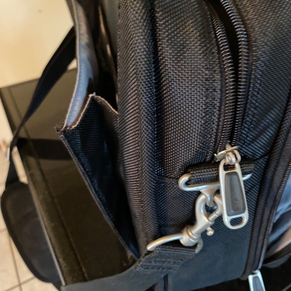 SAMSONITE NYLON FLAPOVER Laptop Briefcase Black Messenger Bag 17 X 14 X 5 - Picture 10 of 11